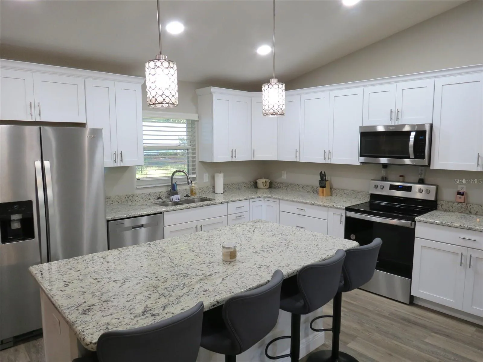 2300 W WAVECREST DR