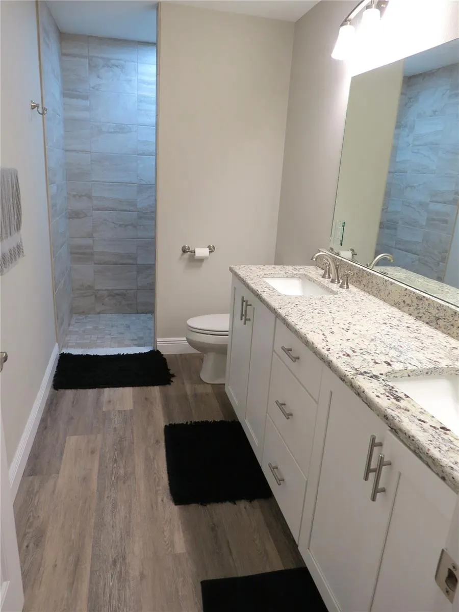 2300 W WAVECREST DR