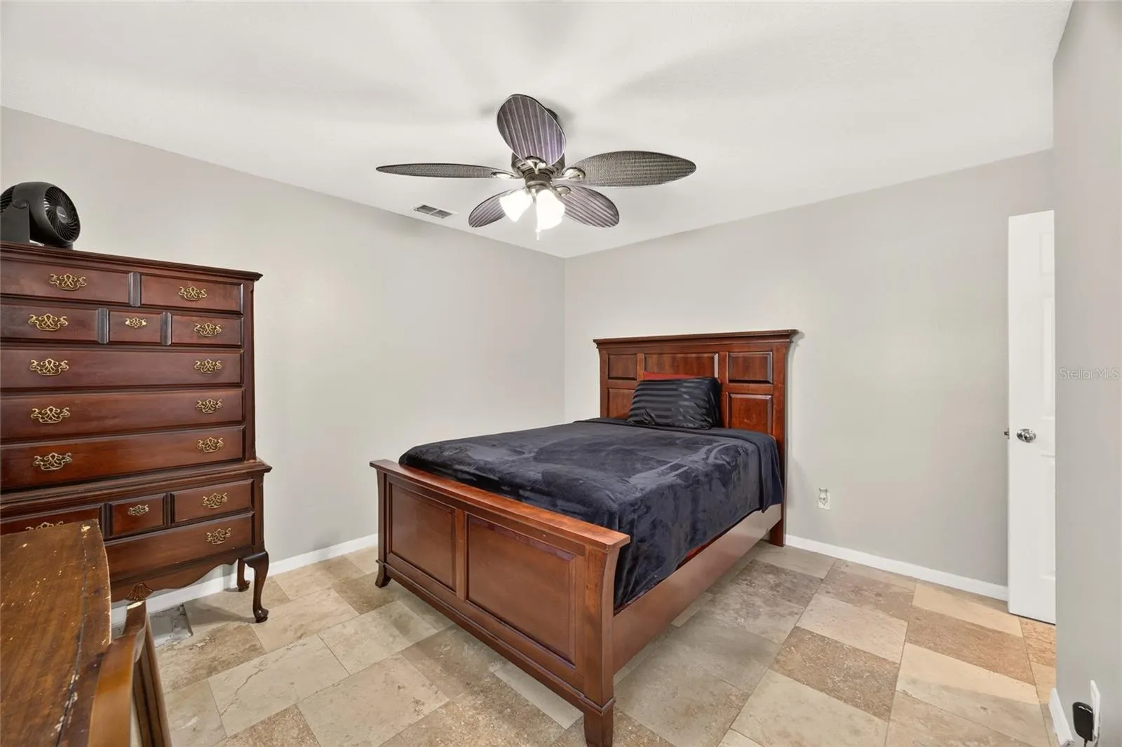 5542 NW 57TH AVE