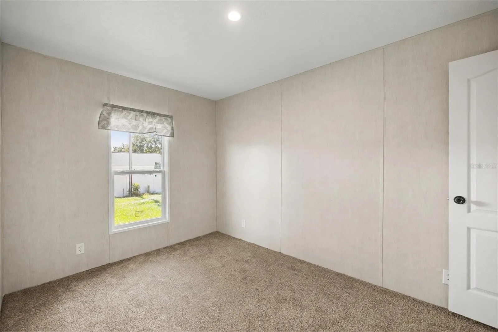 1560 NE 162ND ST