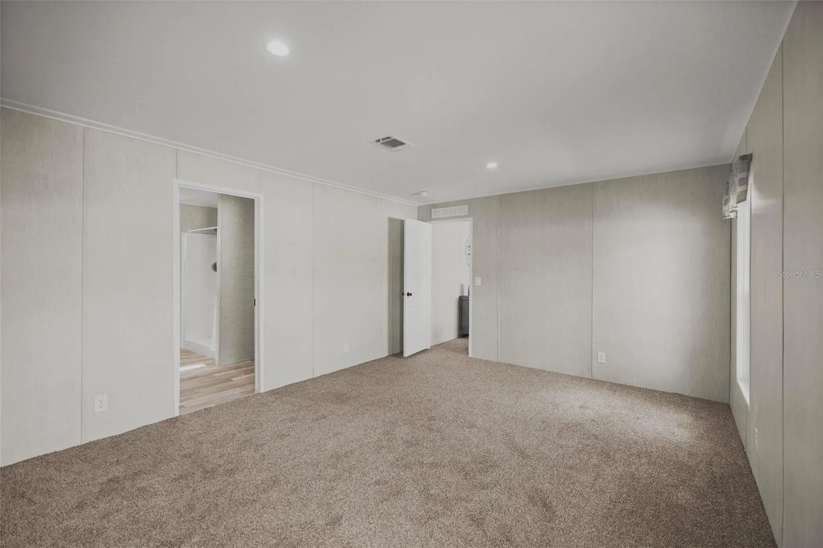 1560 NE 162ND ST
