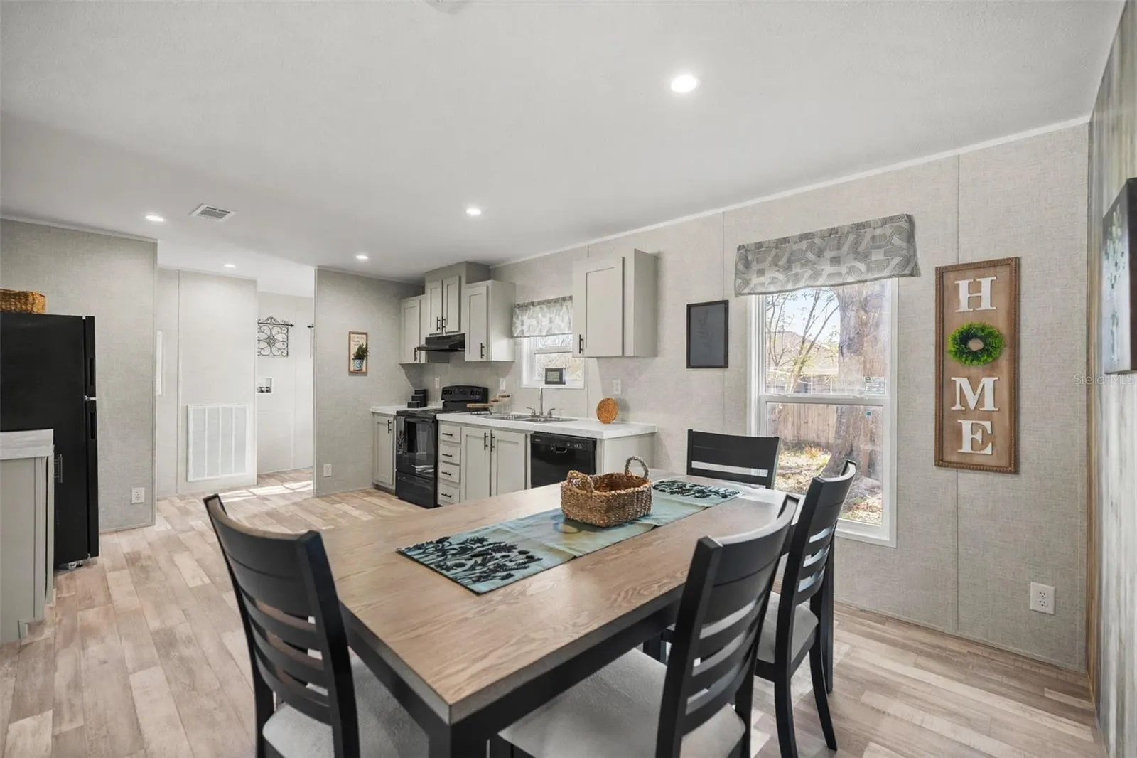 1560 NE 162ND ST