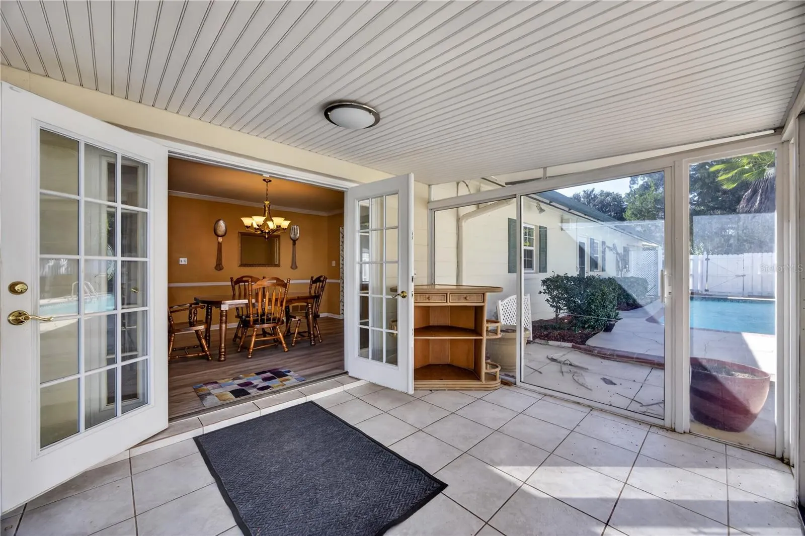537 SE 19TH ST