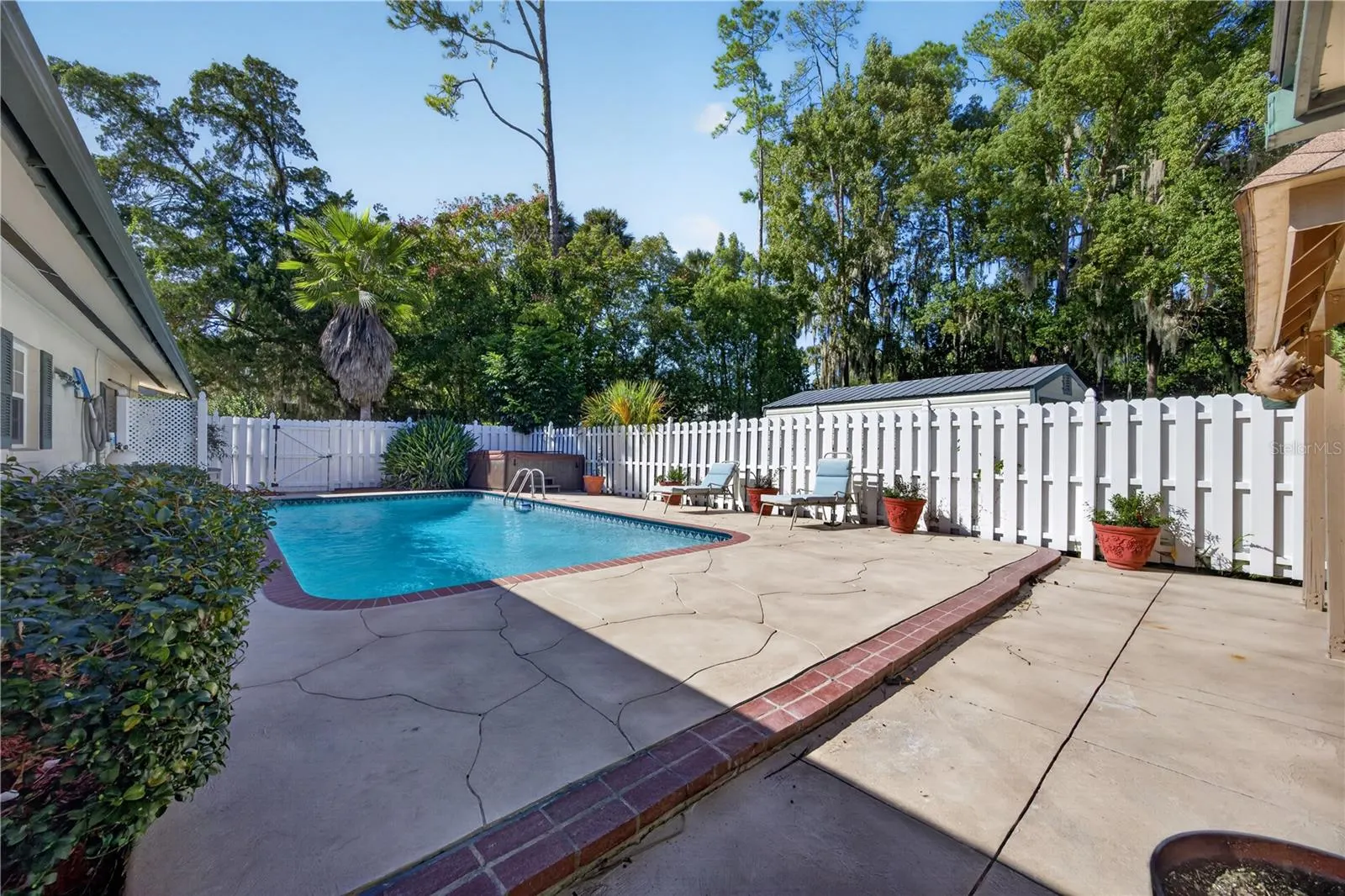 537 SE 19TH ST