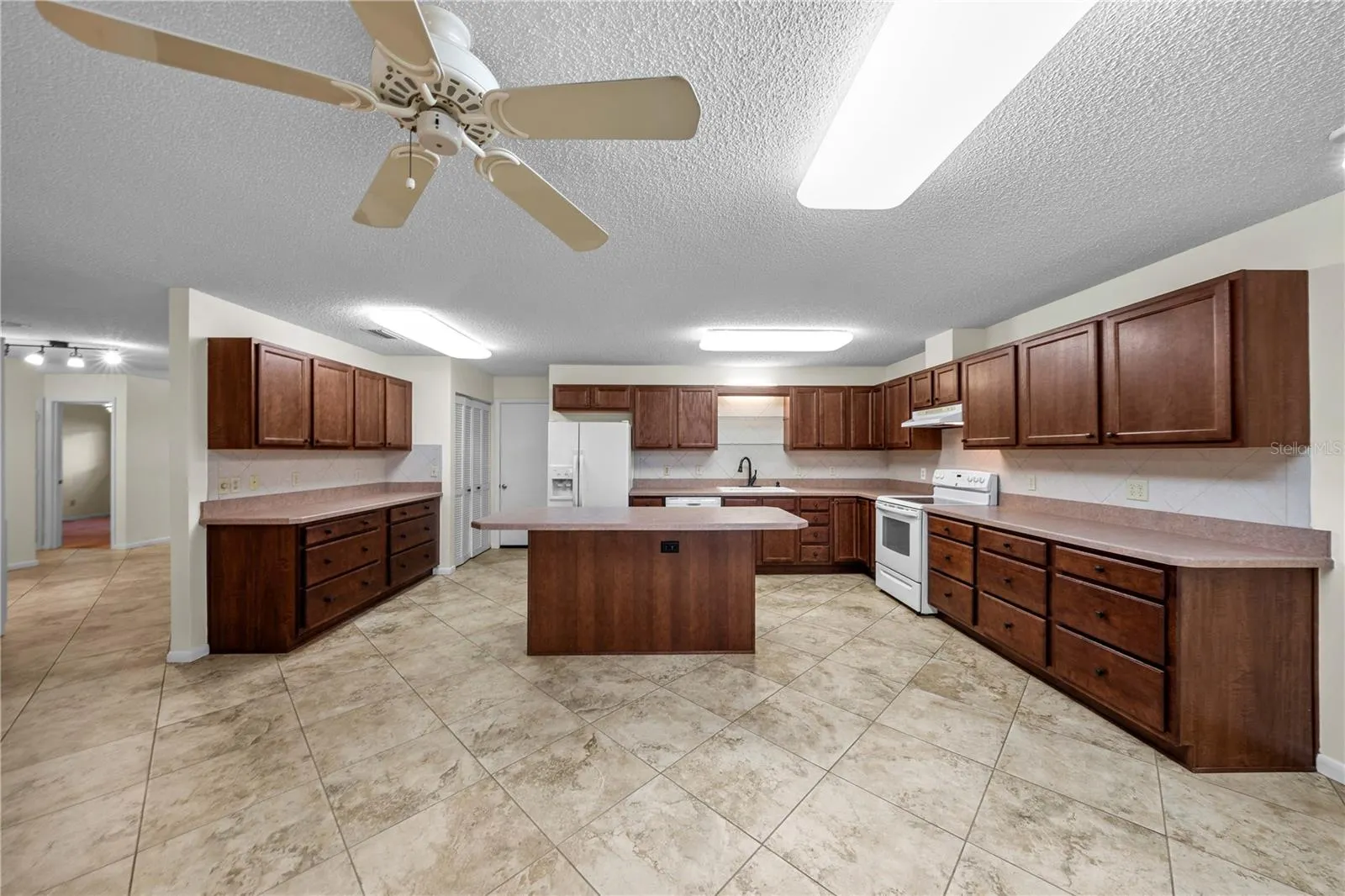 9529 SW 85TH AVE #D #D