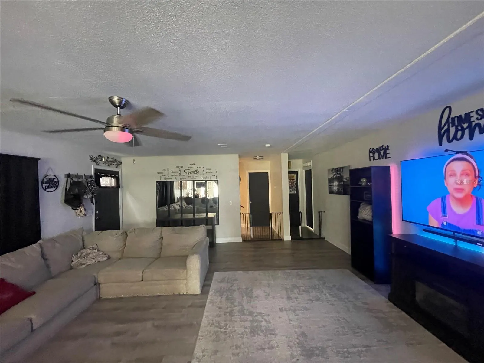 365 ALTURAS RD