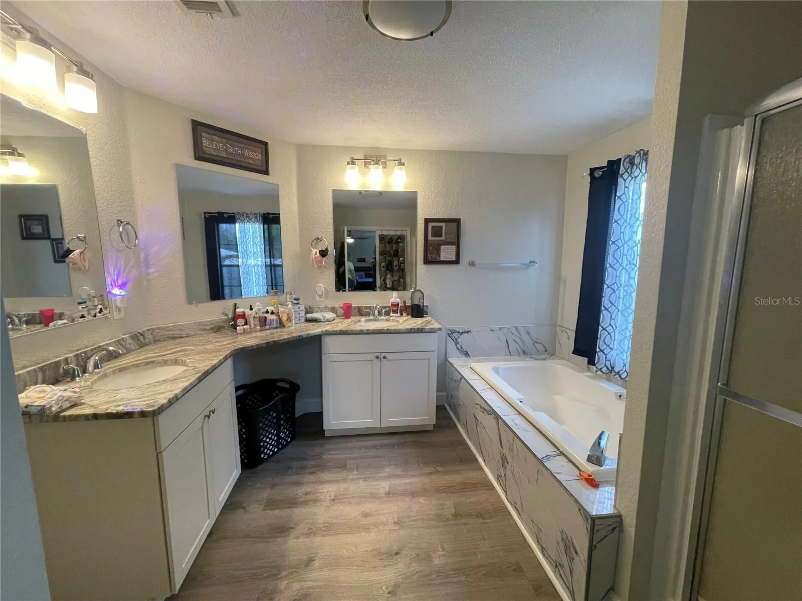 365 ALTURAS RD