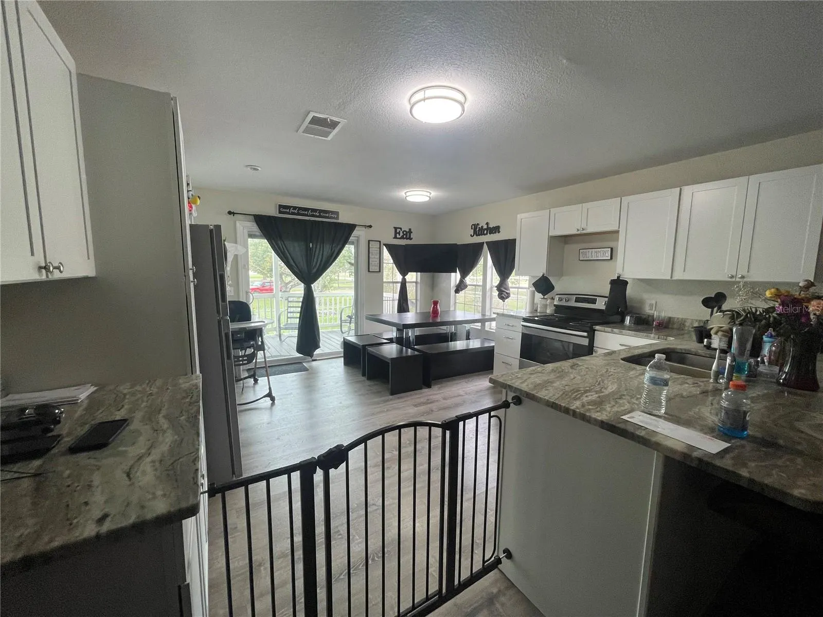 365 ALTURAS RD