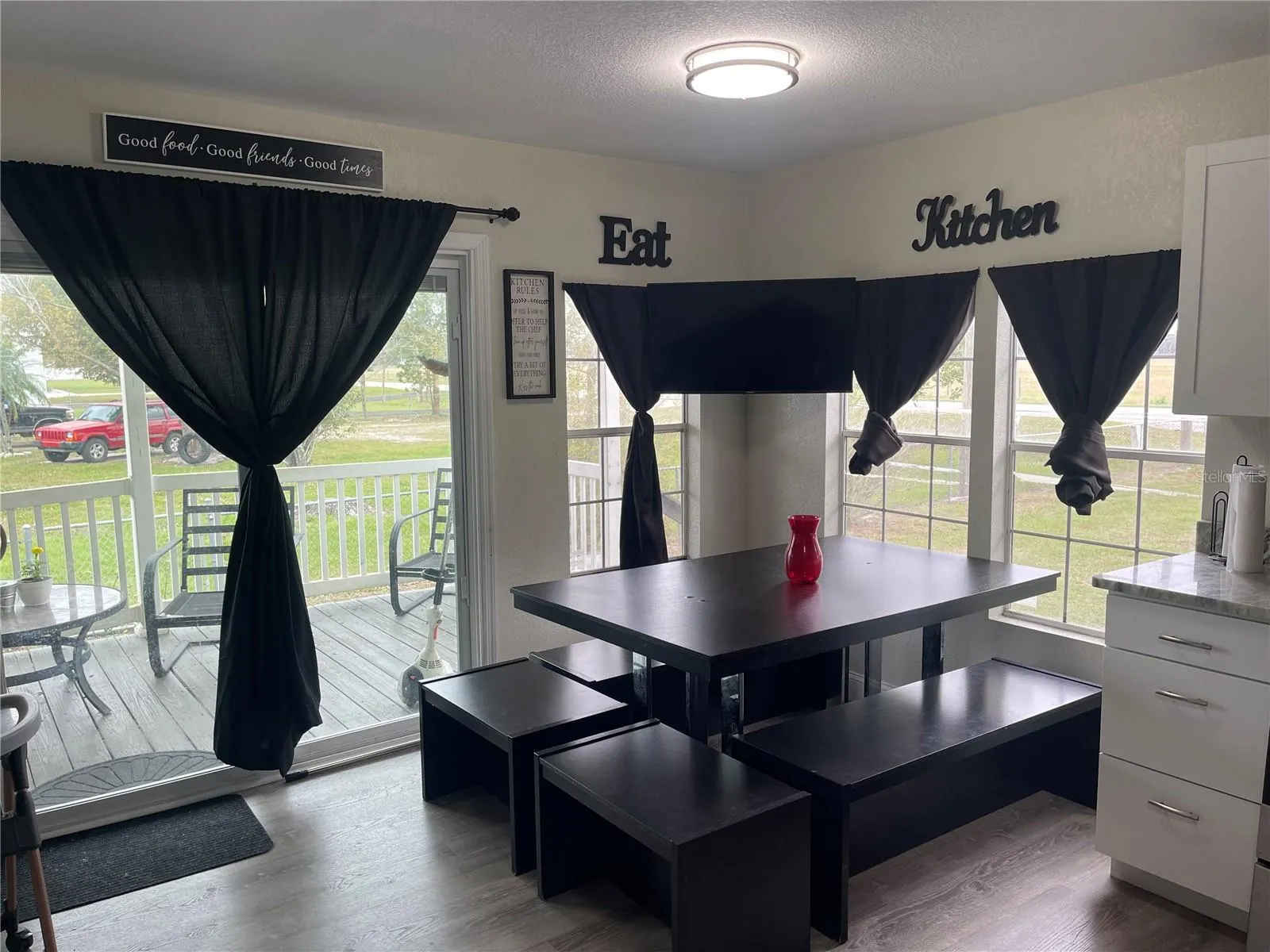 365 ALTURAS RD