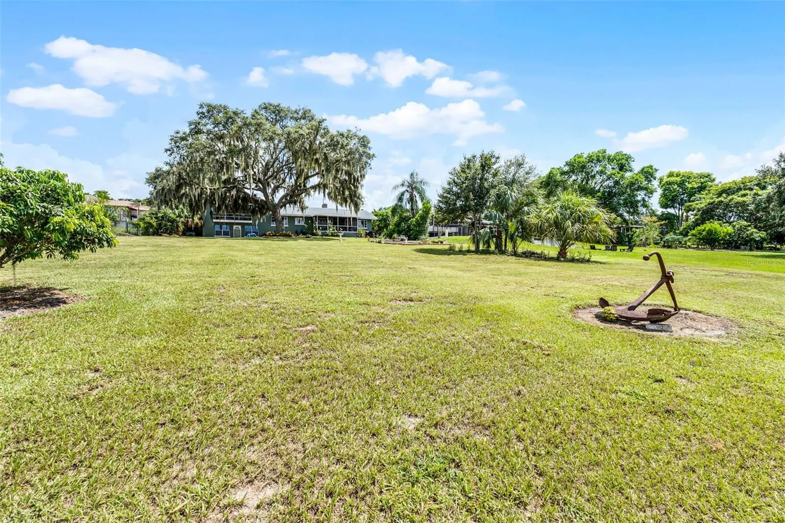 1041 SUNSET DR