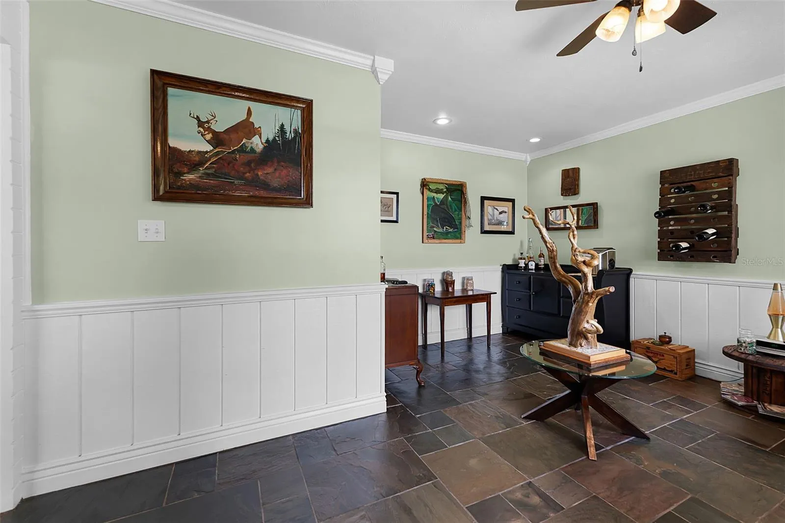 1041 SUNSET DR