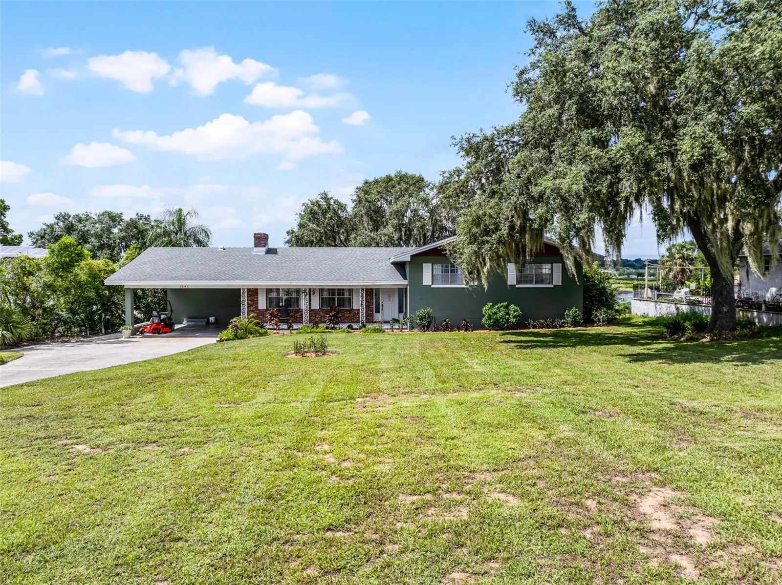 1041 SUNSET DR