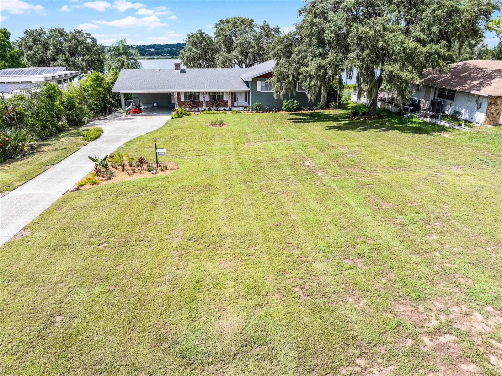 1041 SUNSET DR
