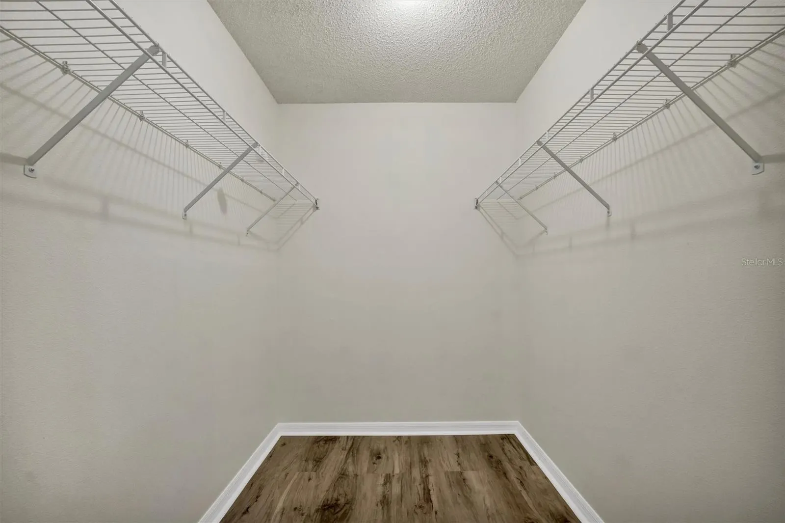 1154 DOSSEYWOOD LN