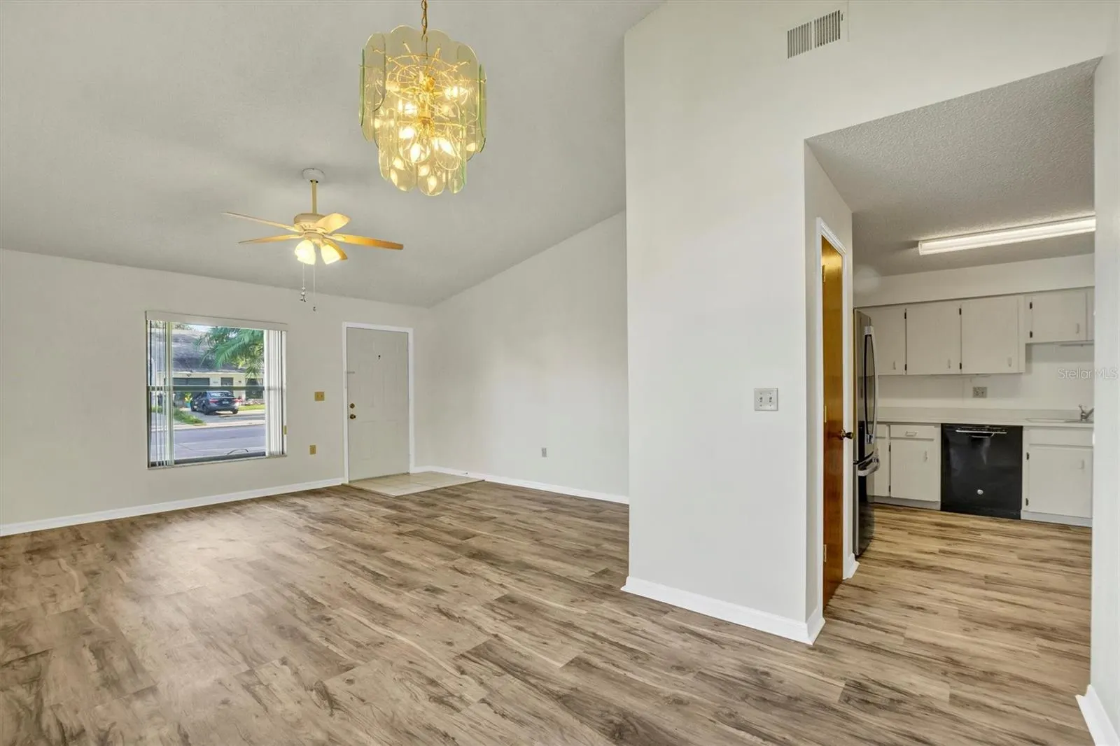 1154 DOSSEYWOOD LN