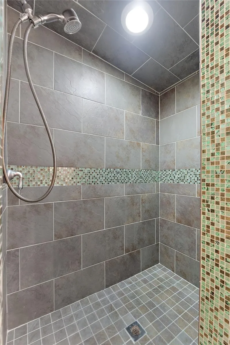 5195 HIGHLANDS LAKEVIEW LOOP