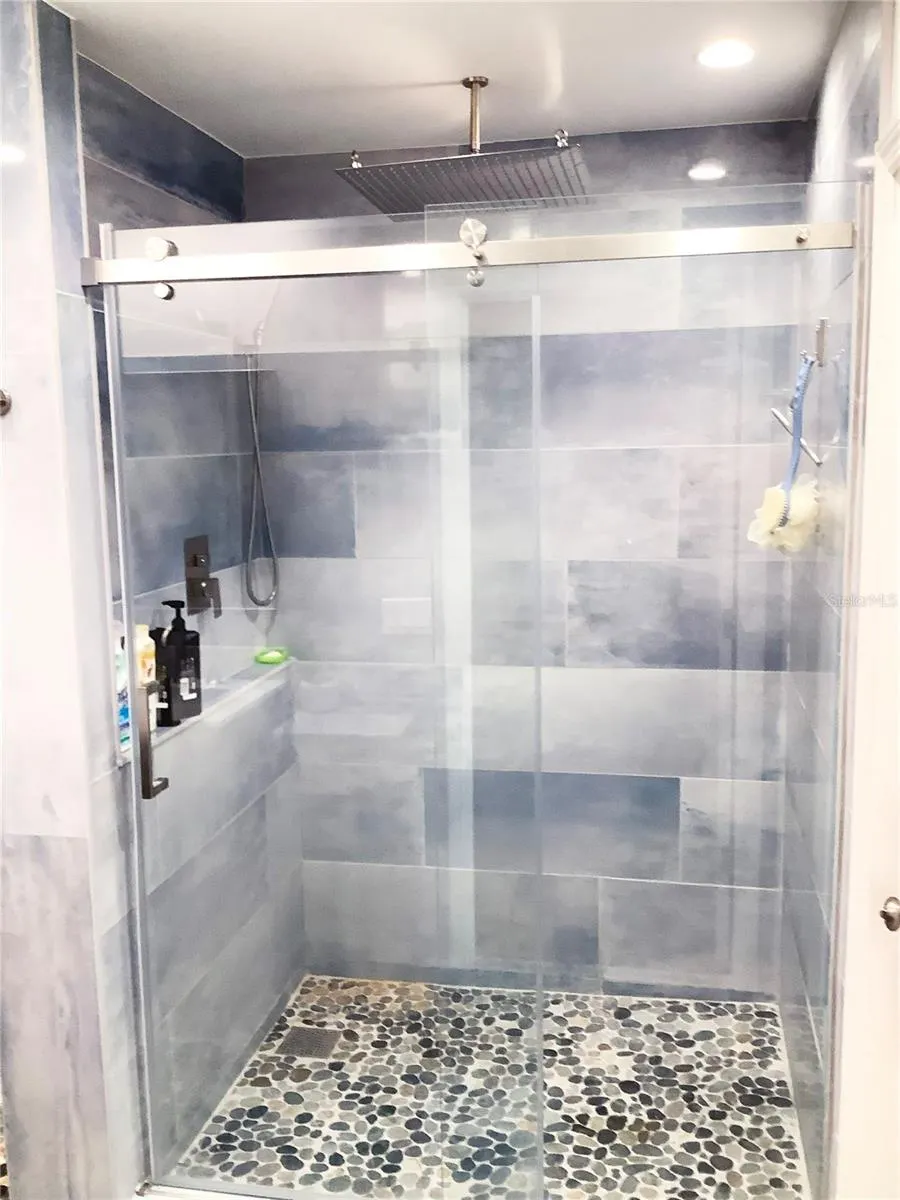 825 RESERVE PL