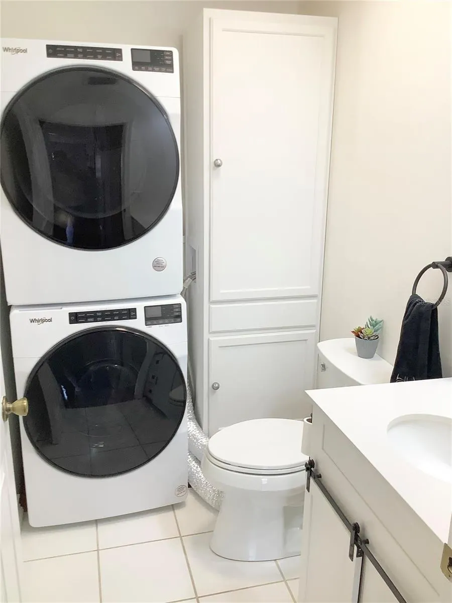 825 RESERVE PL