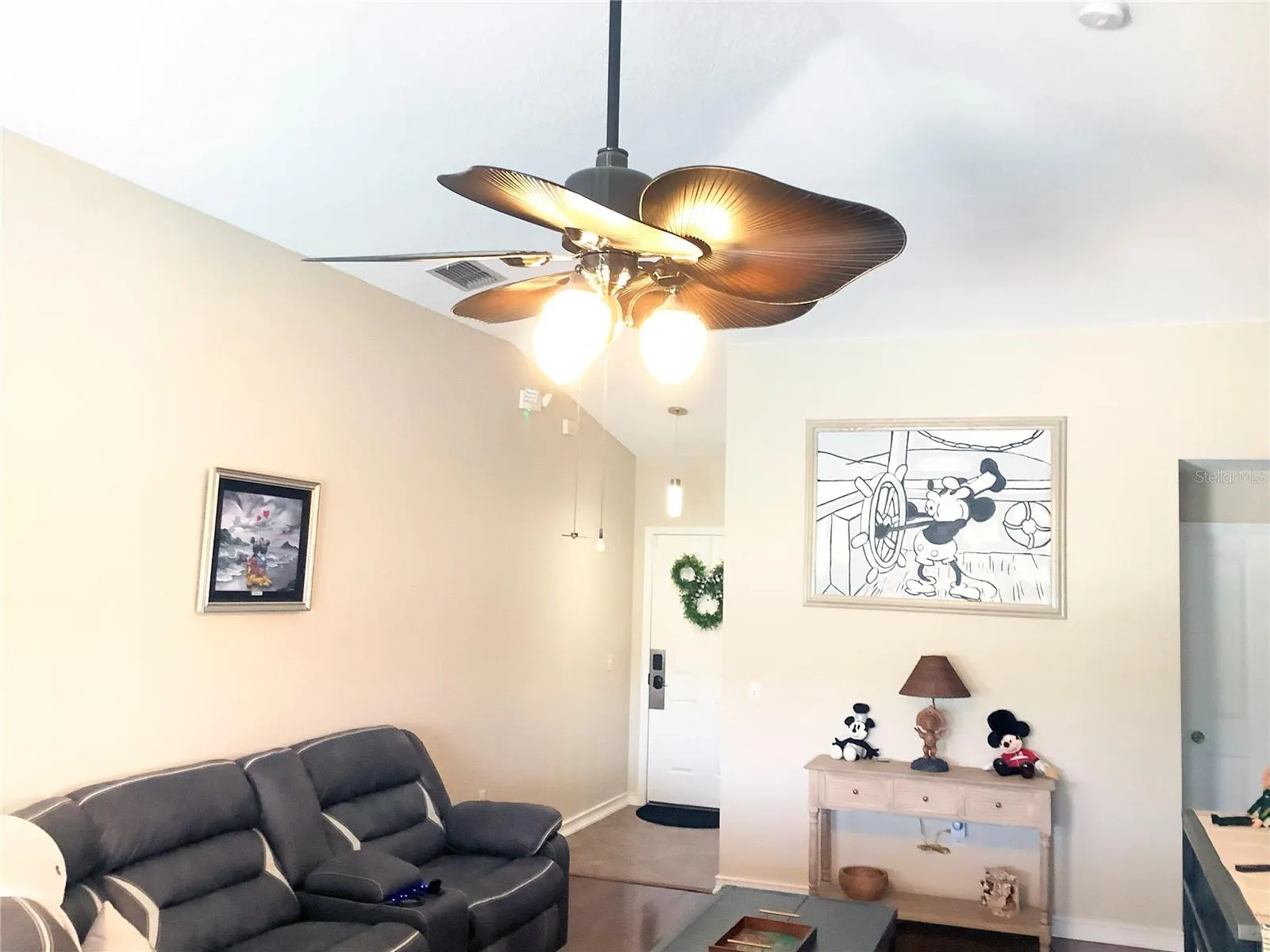 825 RESERVE PL