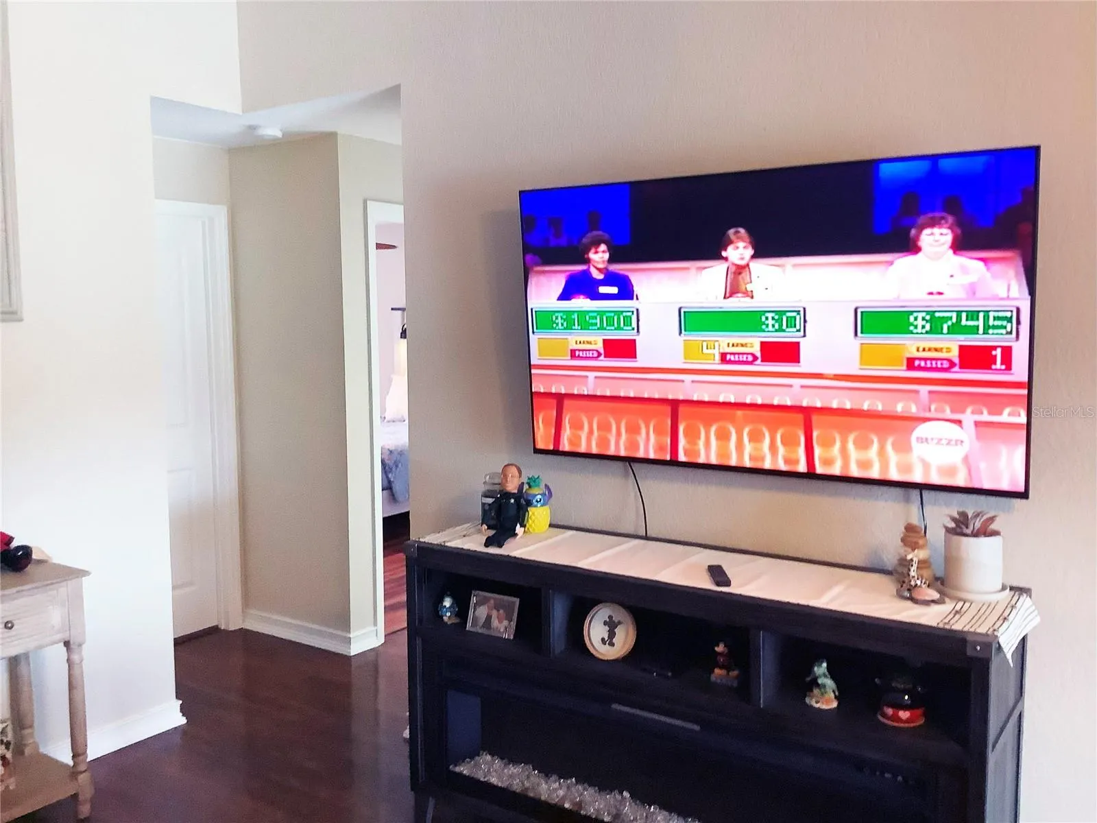 825 RESERVE PL
