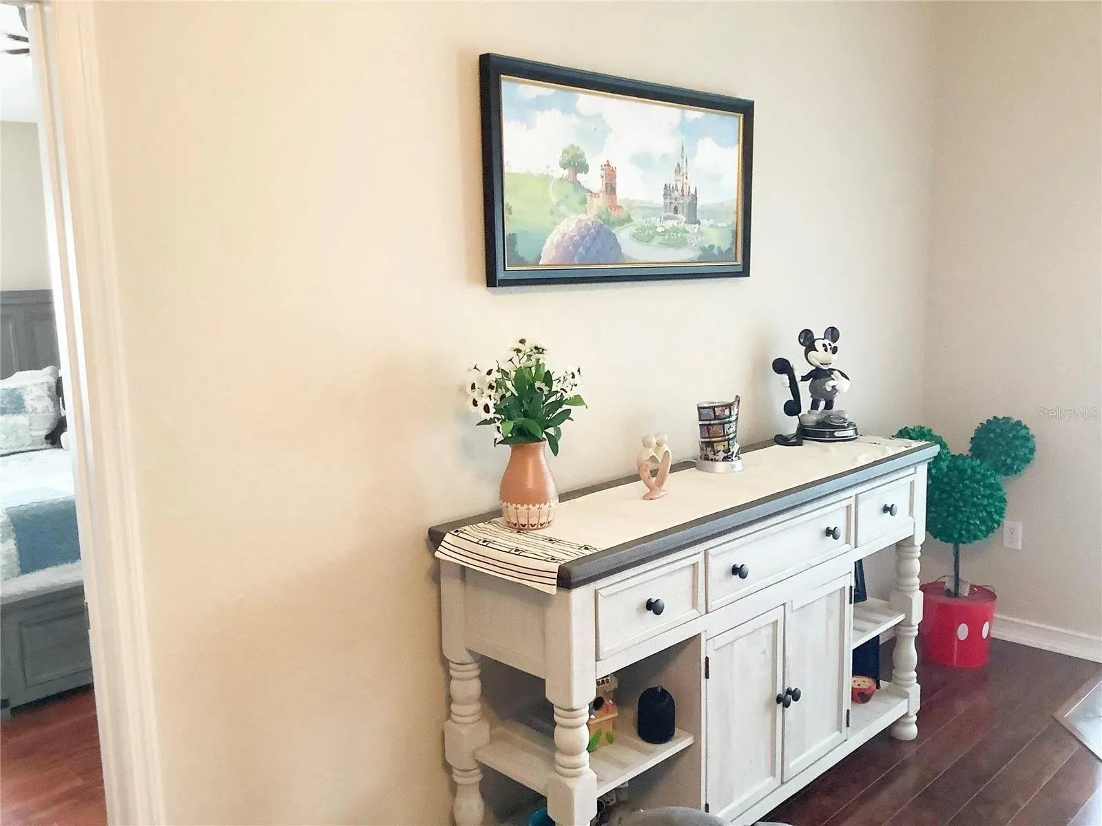 825 RESERVE PL