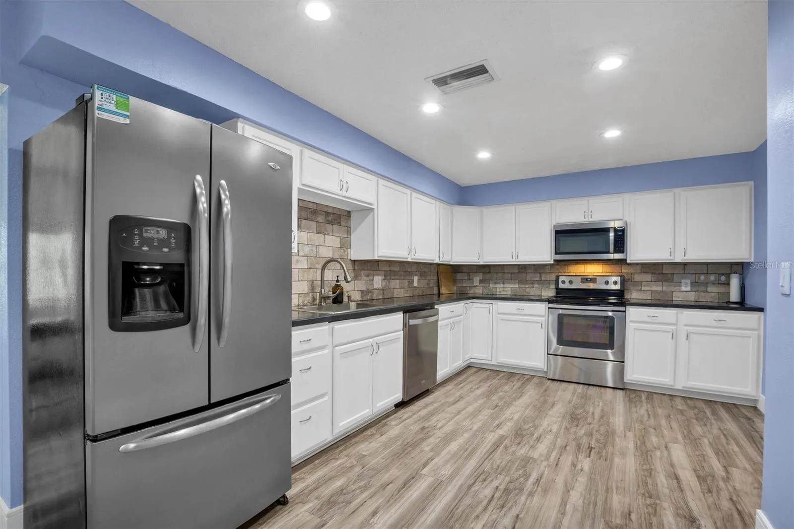 2830 WILLIAM LN