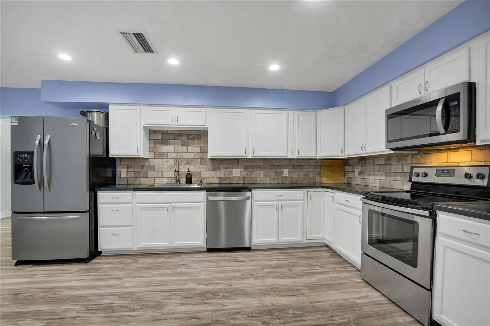2830 WILLIAM LN