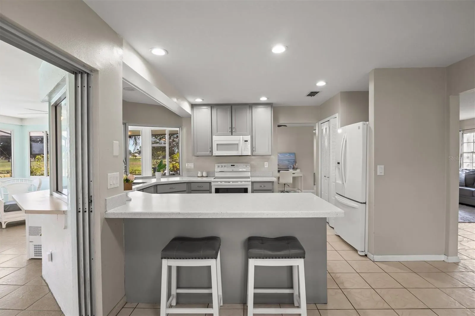 7316 ROLLING HILLS RD