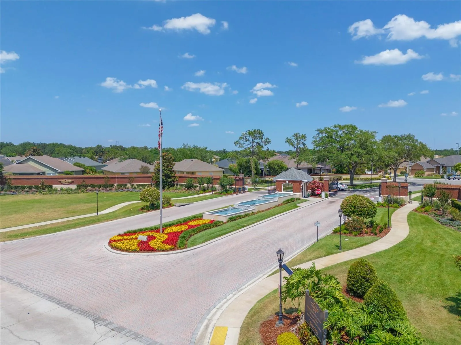 WHISPER WOODS DR