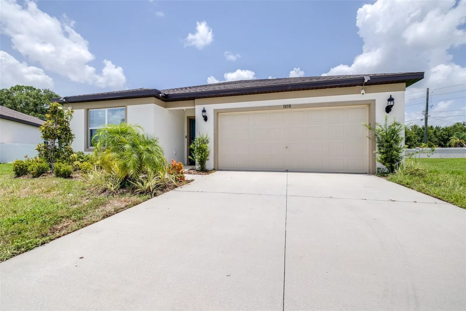 1050 MICHELANGELO LN