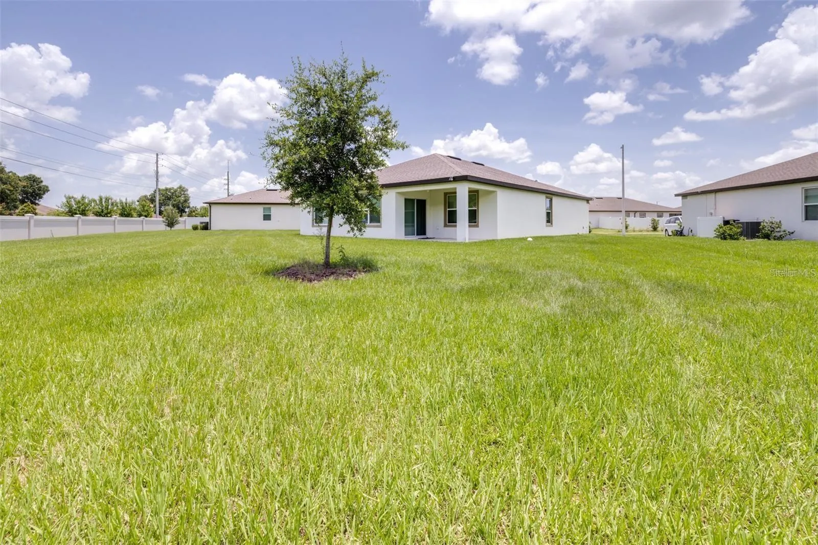 1050 MICHELANGELO LN
