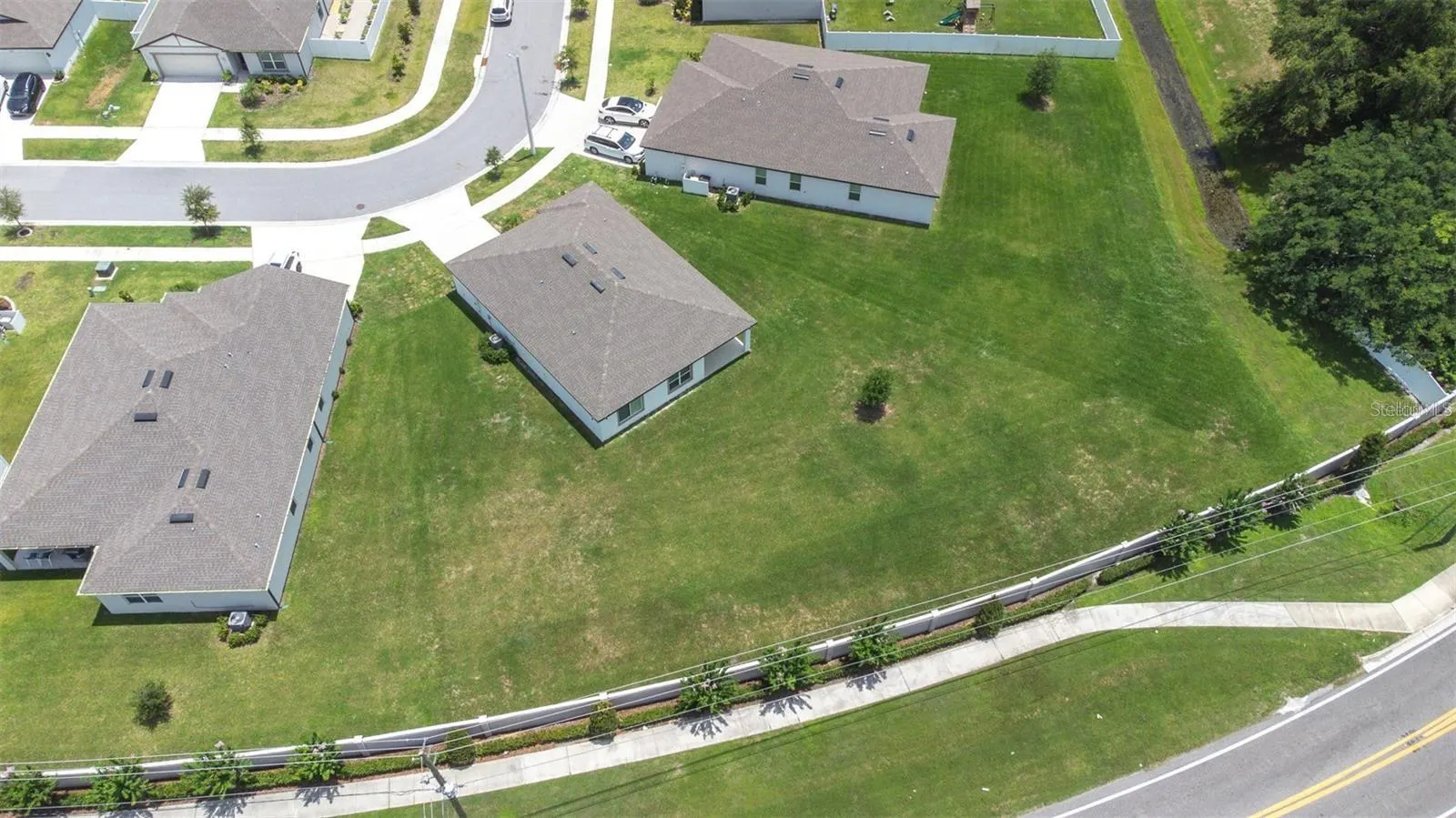1050 MICHELANGELO LN