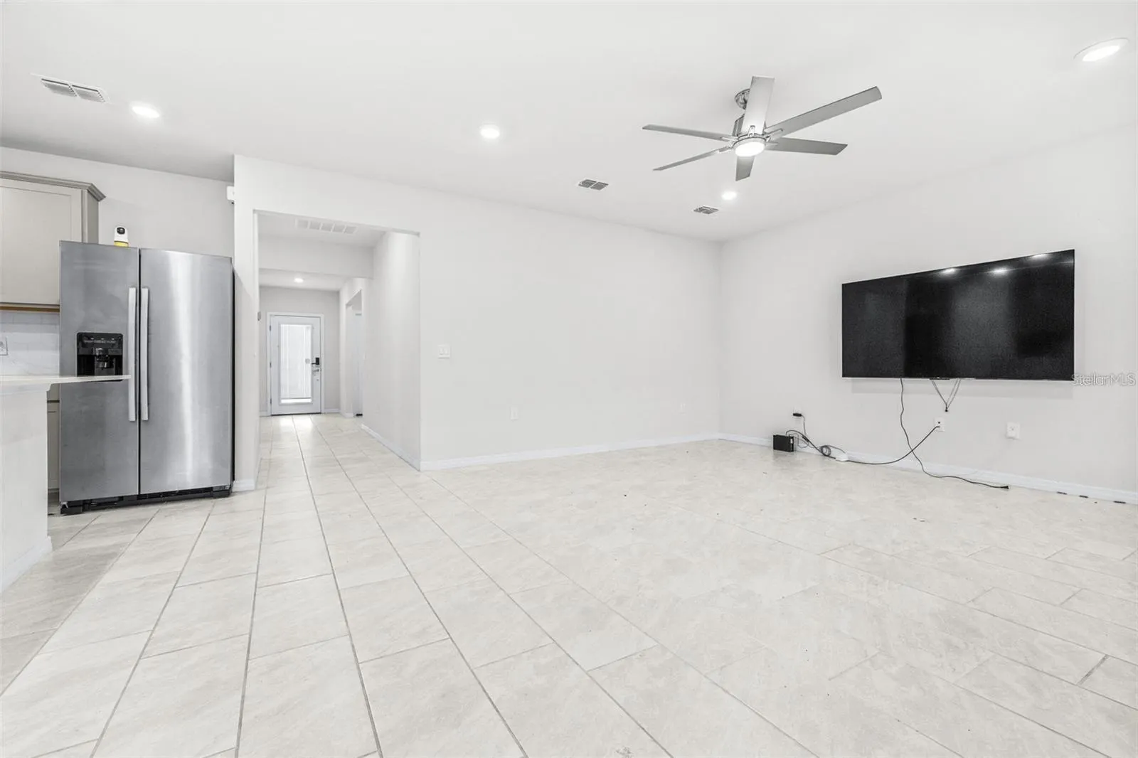 1050 MICHELANGELO LN
