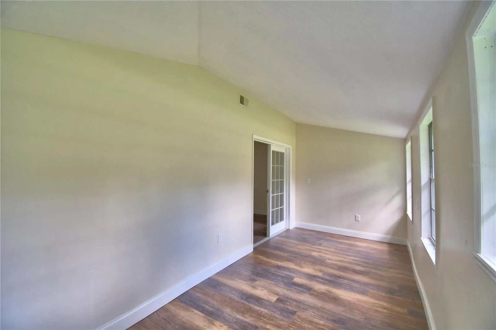 4970 MAGNOLIA AVE