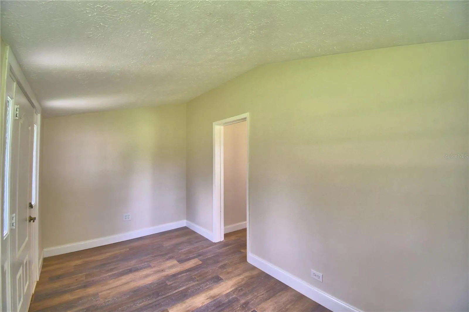4970 MAGNOLIA AVE