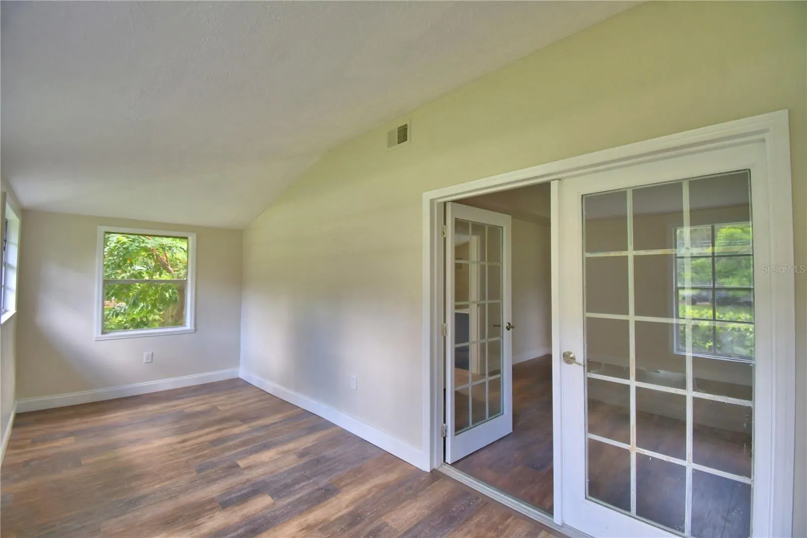 4970 MAGNOLIA AVE