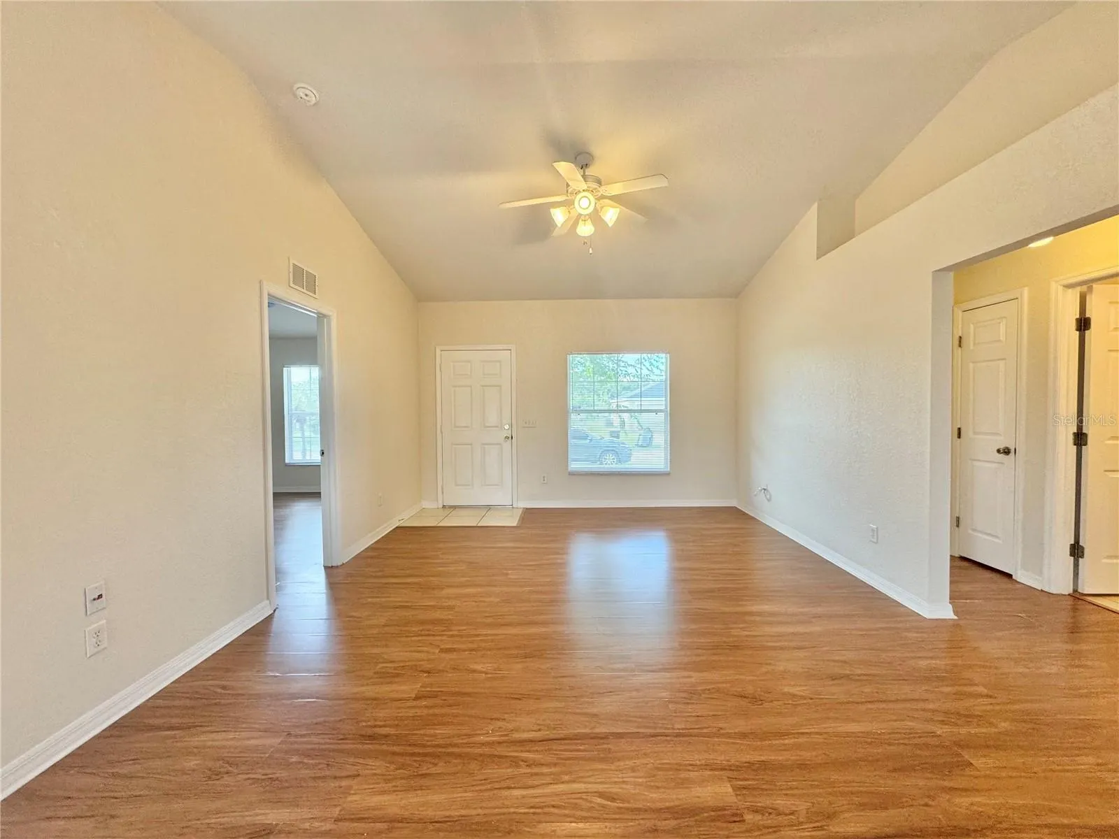 472 LAKE ELOISE POINTE BLVD