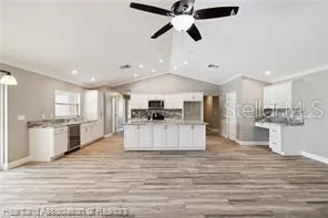 200 CLOVERLEAF RD