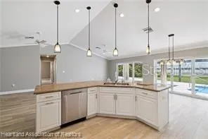 200 CLOVERLEAF RD
