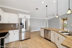 200 CLOVERLEAF RD