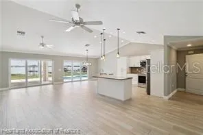 200 CLOVERLEAF RD