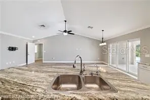 200 CLOVERLEAF RD