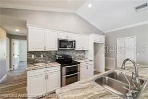 200 CLOVERLEAF RD