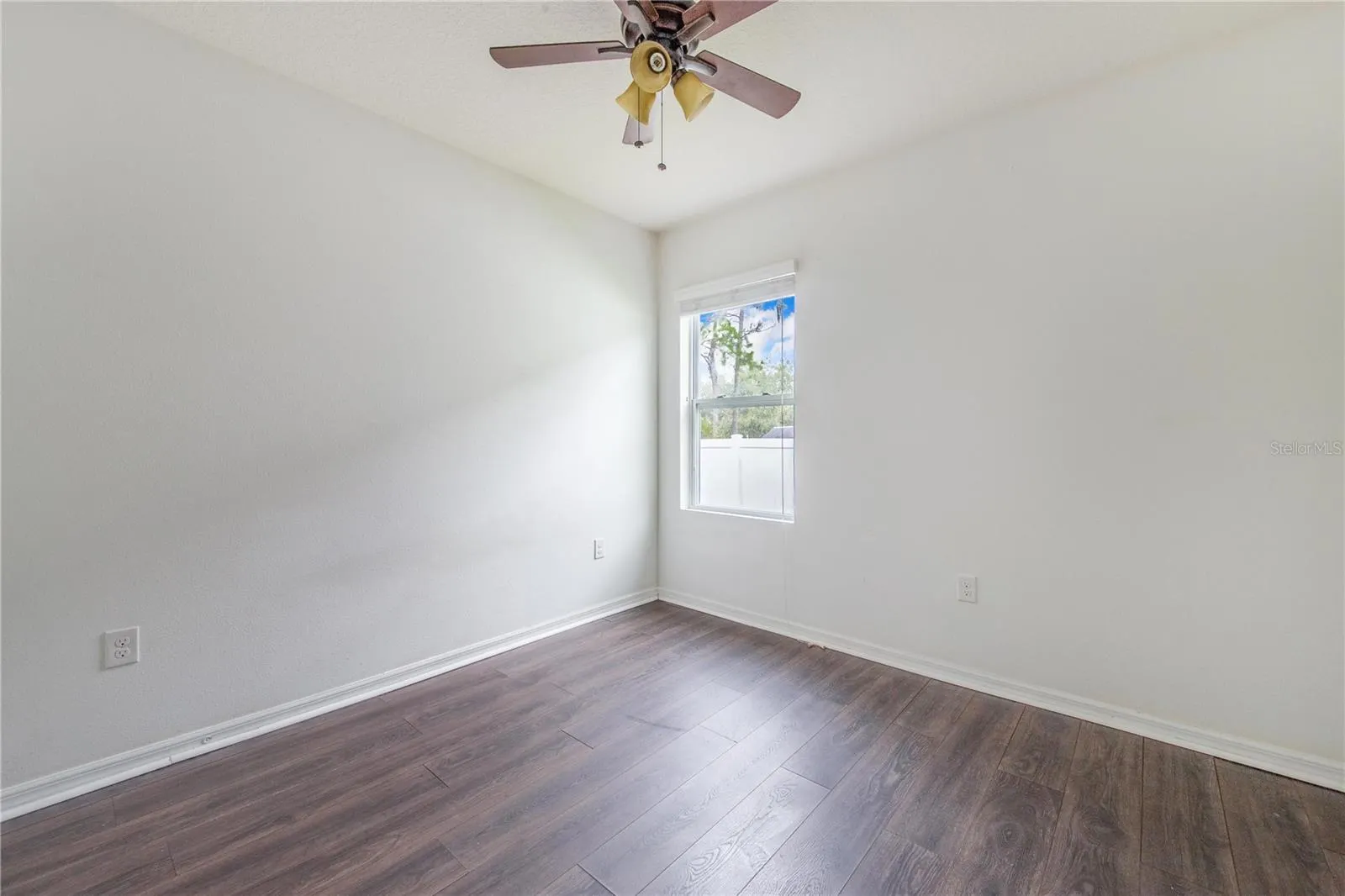 937 MARCI DR