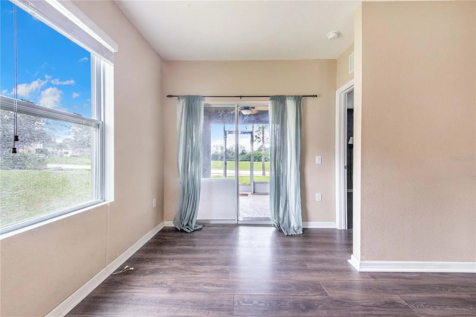 937 MARCI DR