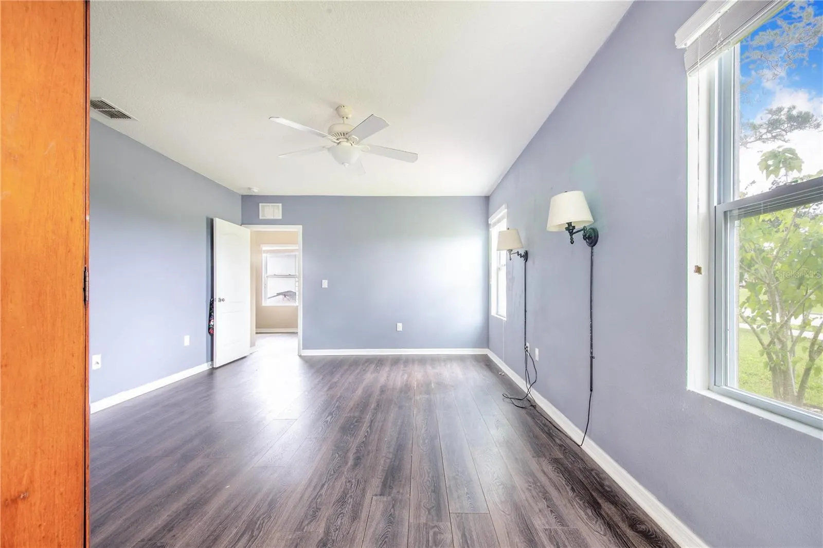 937 MARCI DR