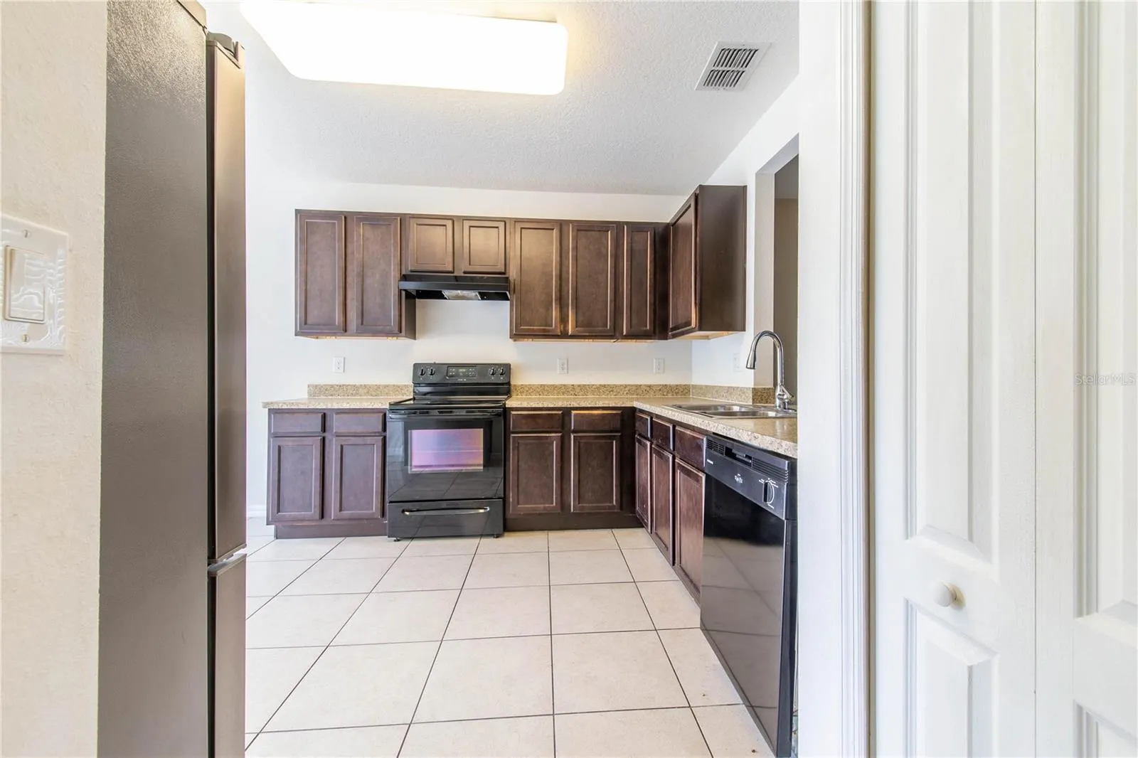 937 MARCI DR