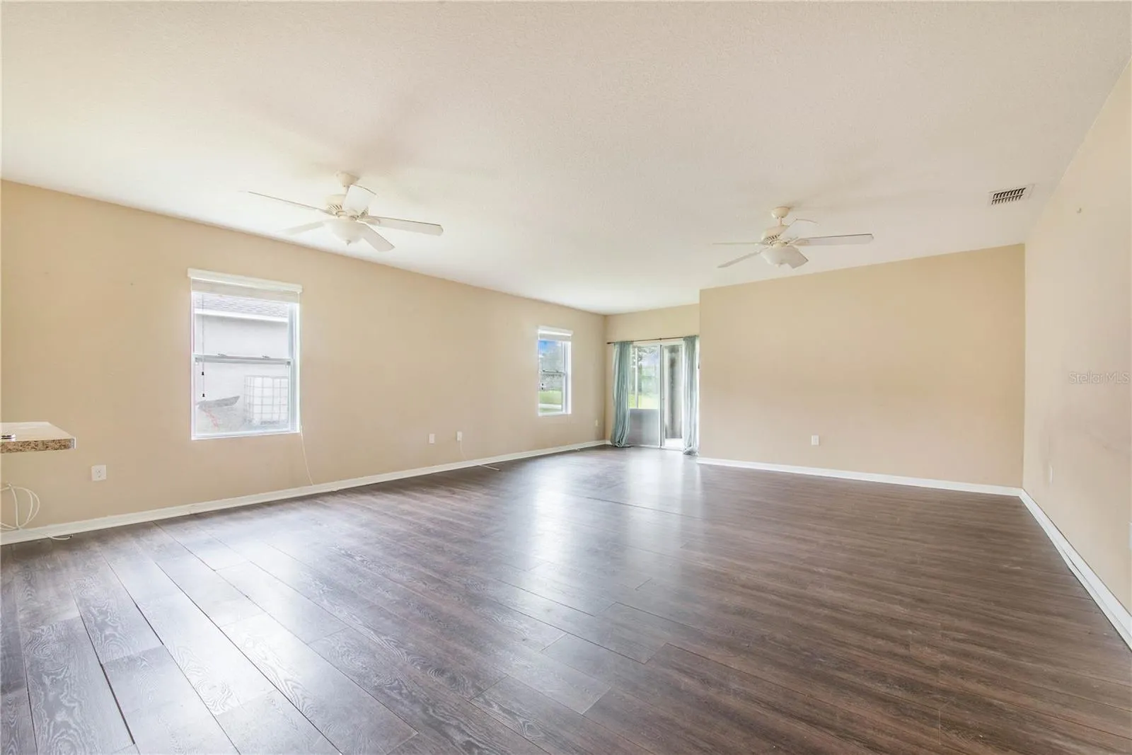 937 MARCI DR