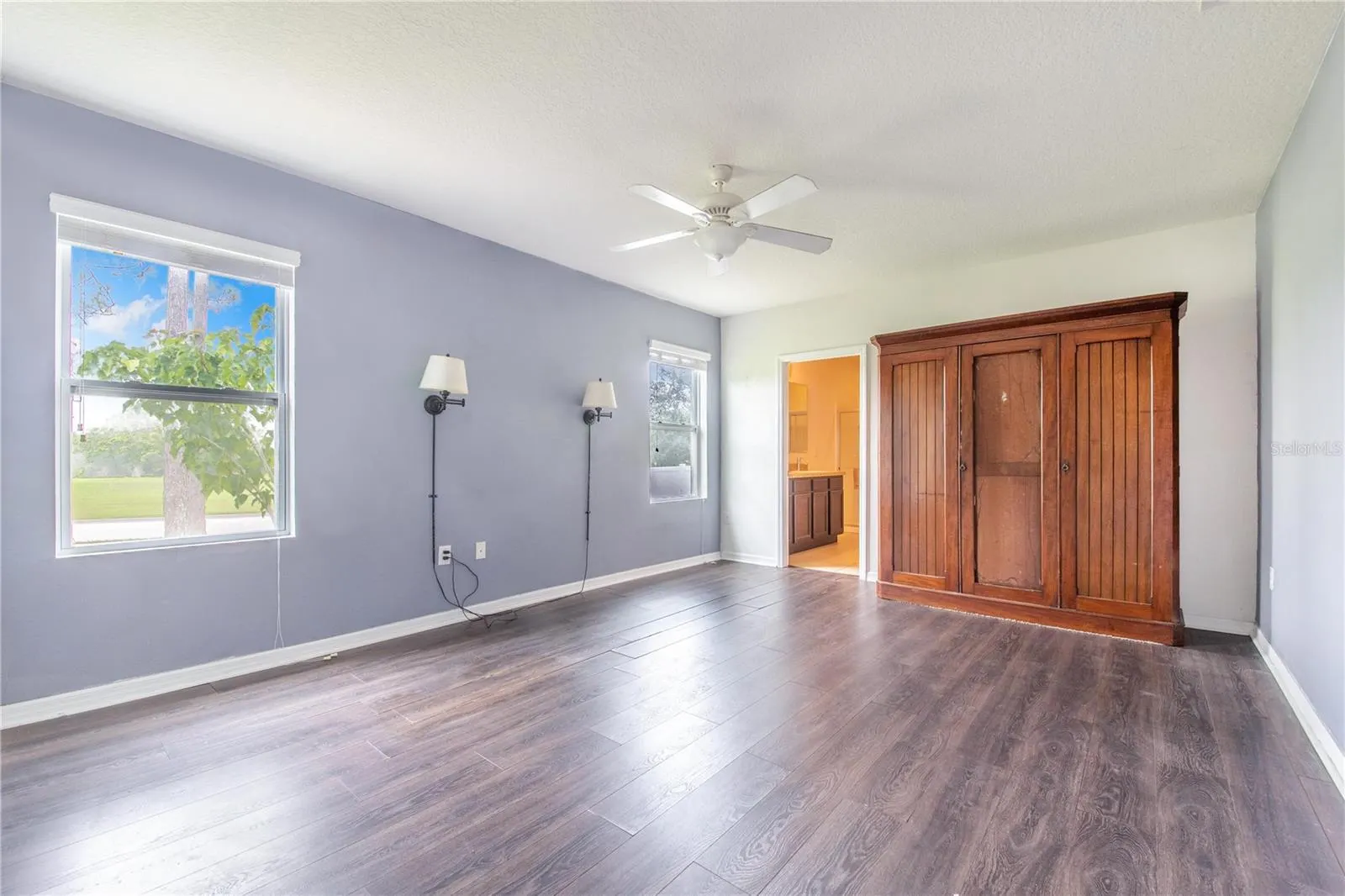 937 MARCI DR