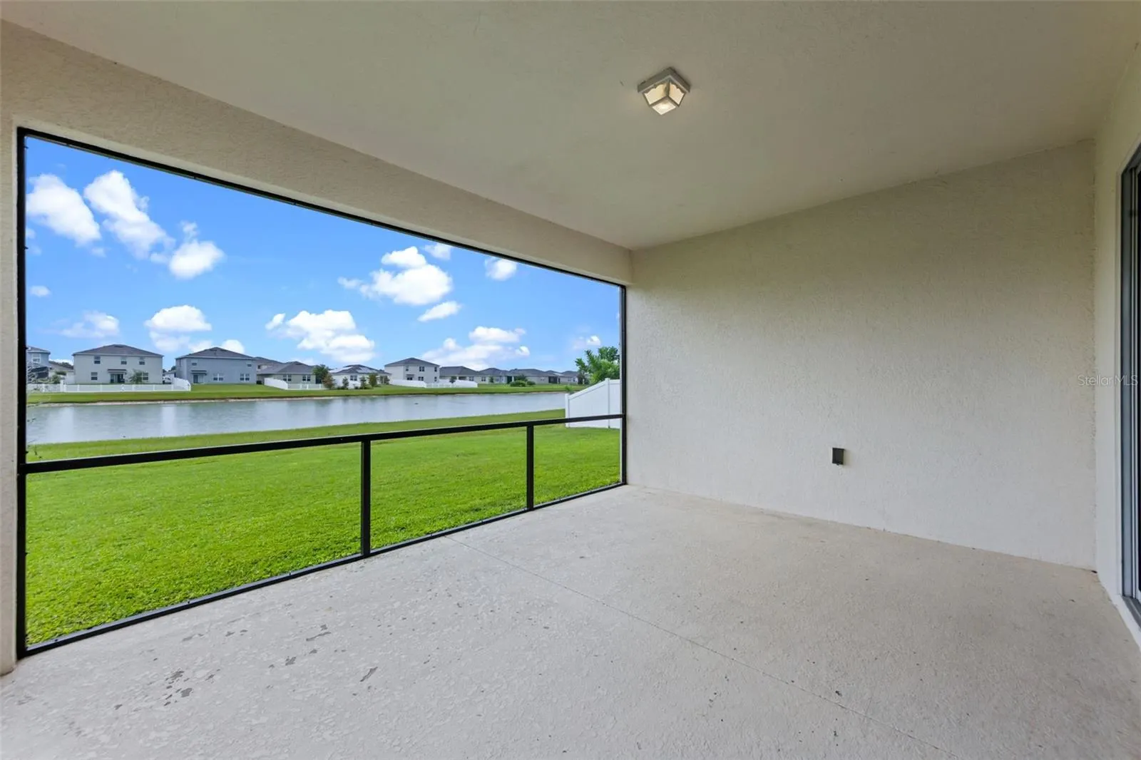 208 SUMMERSHORE DR